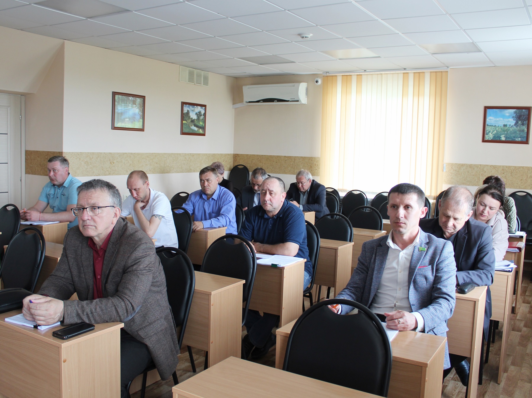 Состоялось  совместное заседание постоянных комиссий районного Совета депутатов.