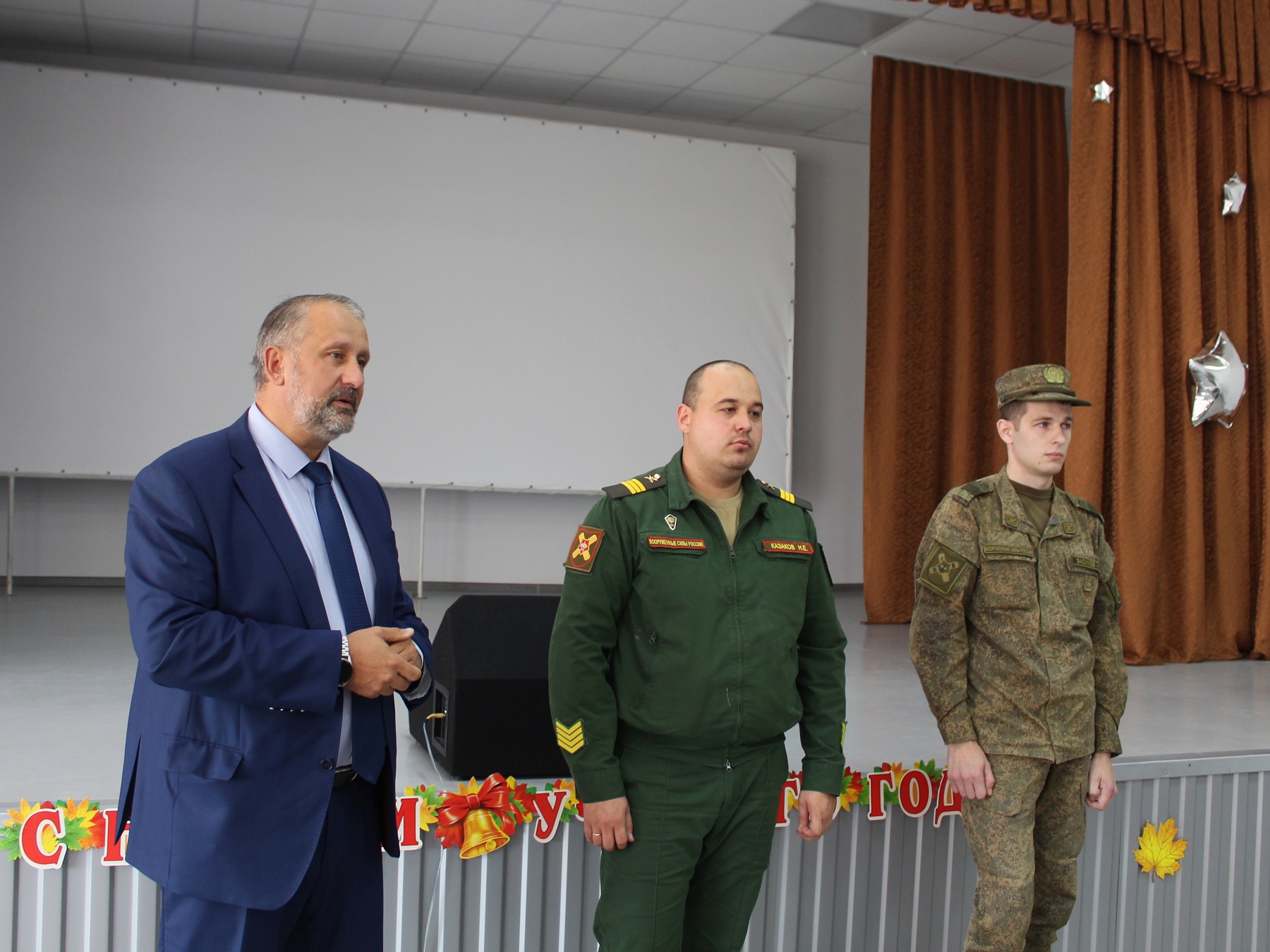 В рамках патриотического воспитания молодежи в п. Малиновка состоялась встреча со студентами.