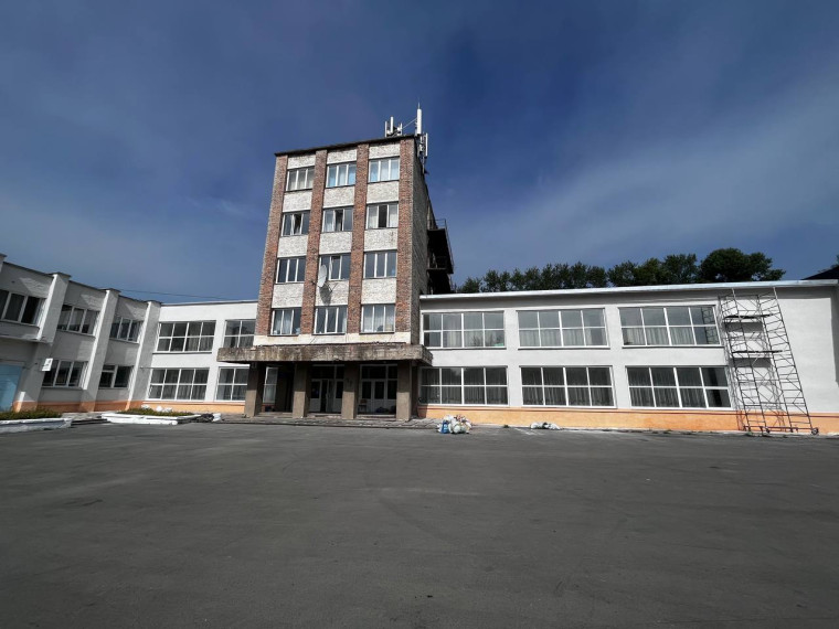 В Малиновском культурно-досуговом центре завершается ремонт фасада здания и центрального входа. В Малиновском культурно-досуговом центре завершается ремонт фасада здания и центрального входа.