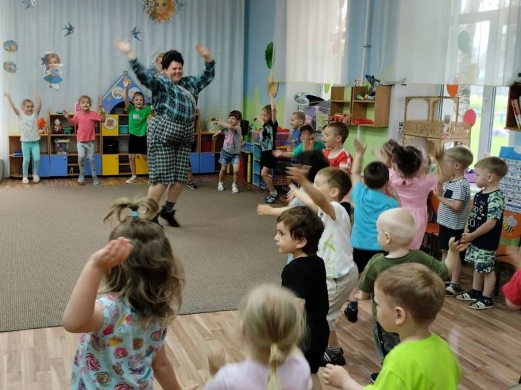 В детских садах Ачинского района реализуются летние проекты.