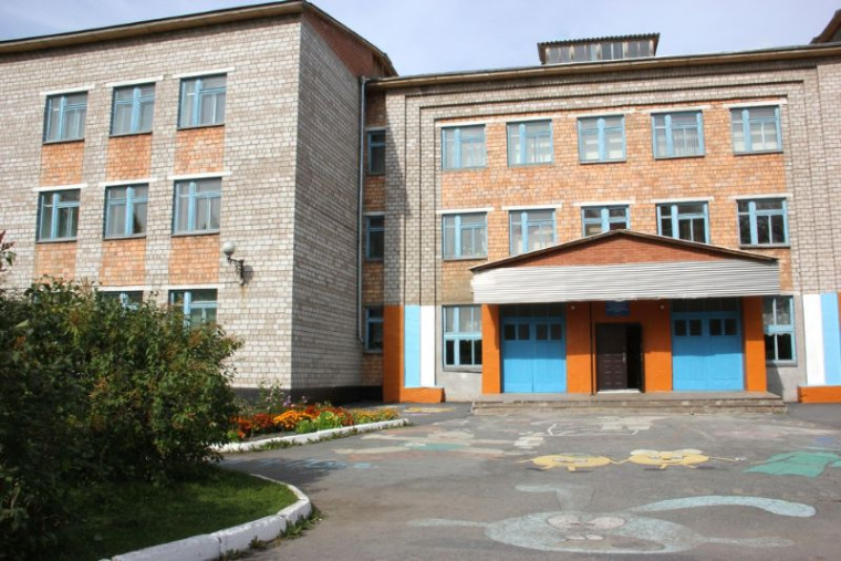 В трех школах Ачинского района благодаря компании РУСАЛ пройдут большие ремонты.